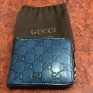 Authentic Gucci ladies zipper purse